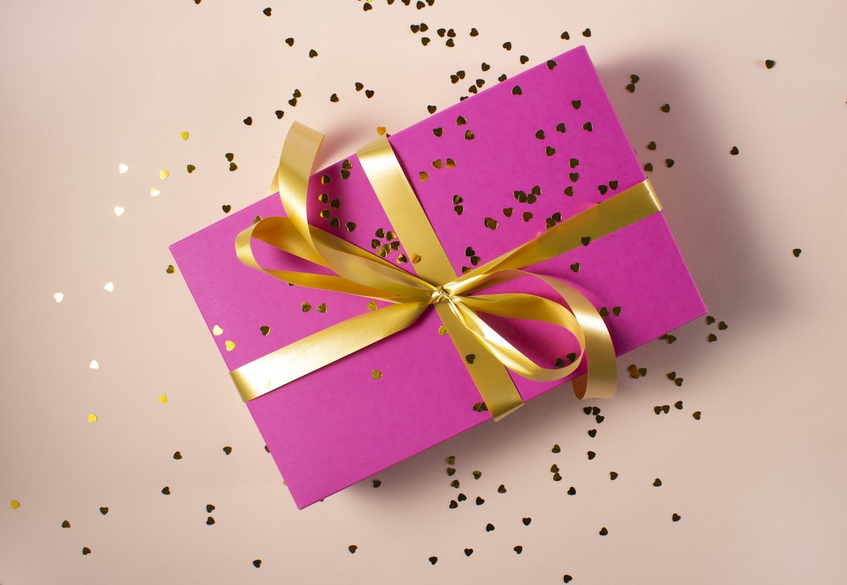 Gift and accessory packaging